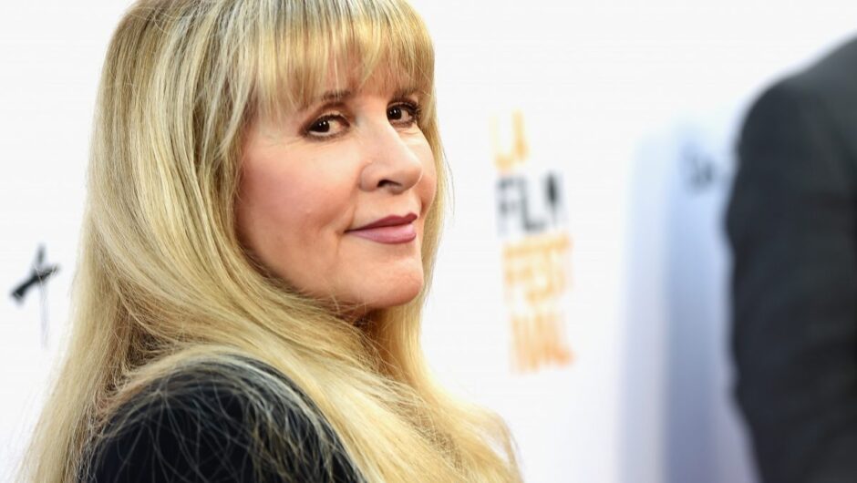 Stevie Nicks déchire Vladimir Poutine dans une lettre : « J&rsquo;espère que vous ne dormirez plus jamais »