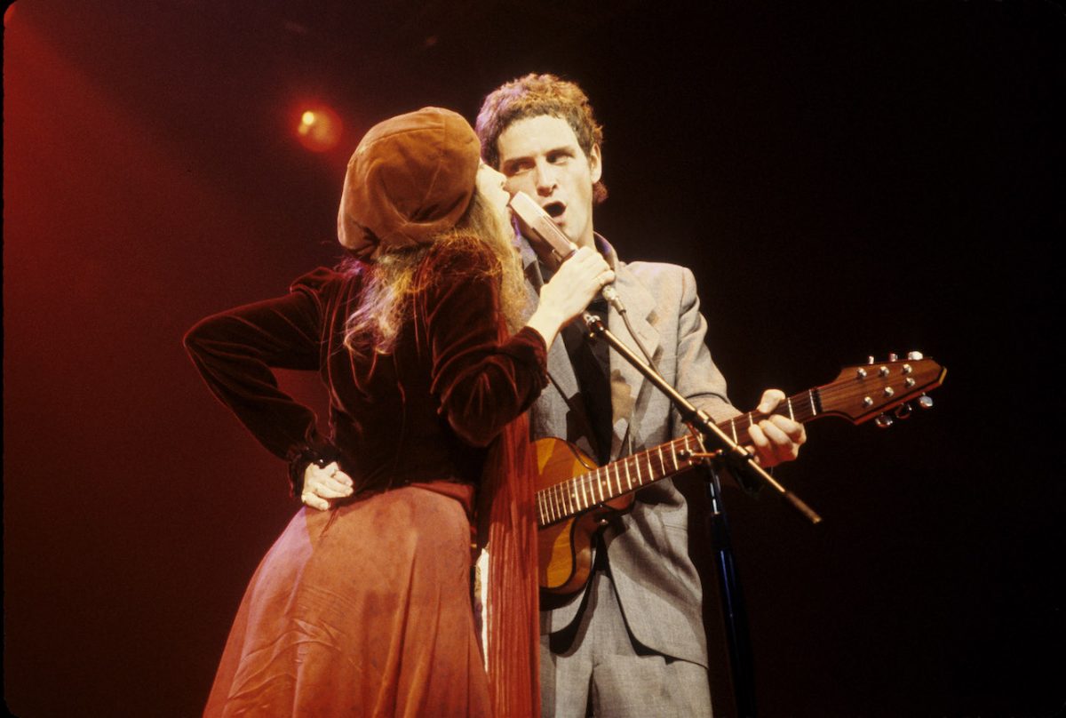 Stevie Nicks et Lindsey Buckingham se produisent avec Fleetwood Mac en 1979.