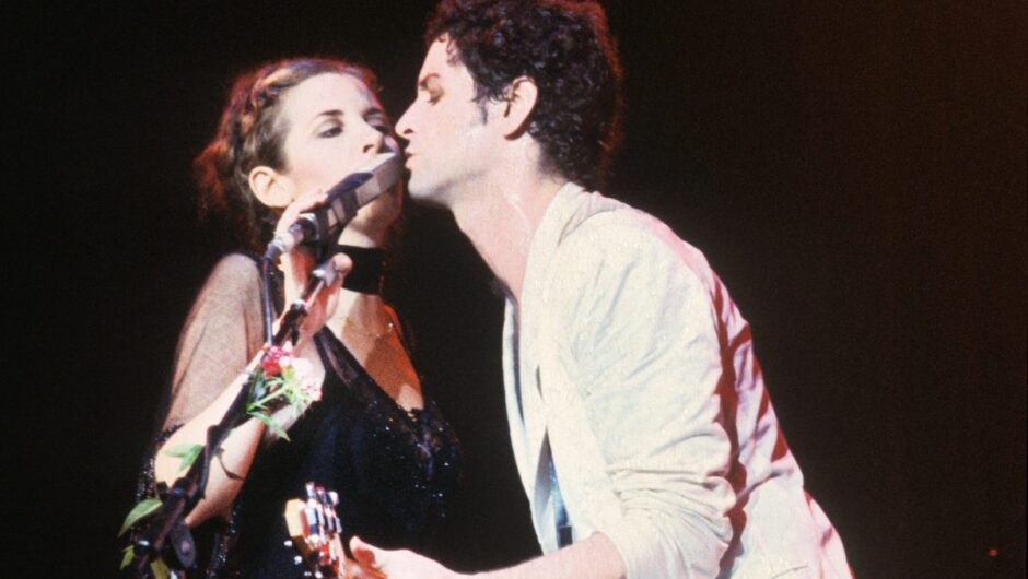 Stevie Nicks « a rencontré quelqu&rsquo;un d&rsquo;autre » alors qu&rsquo;il sortait toujours avec Lindsey Buckingham