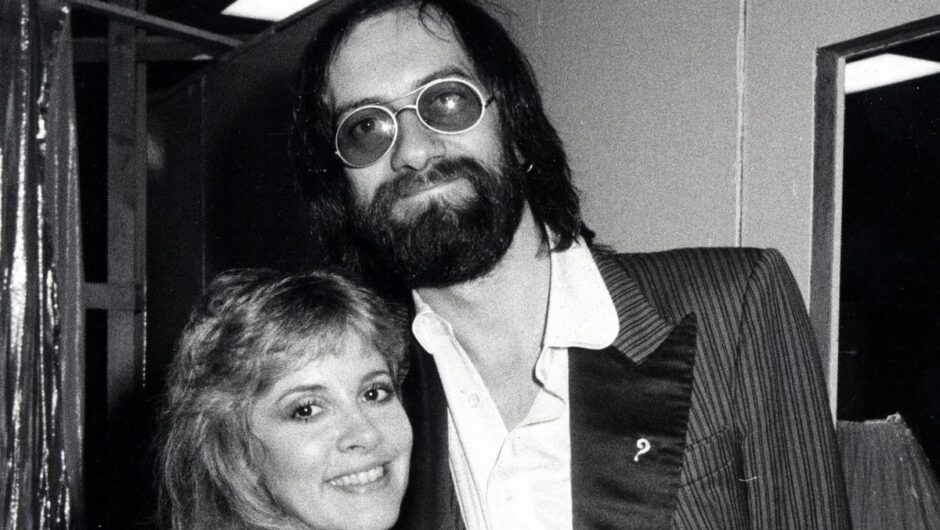 Stevie Nicks menacé de poursuivre Mick Fleetwood en justice : « Je vais t&rsquo;enterrer »