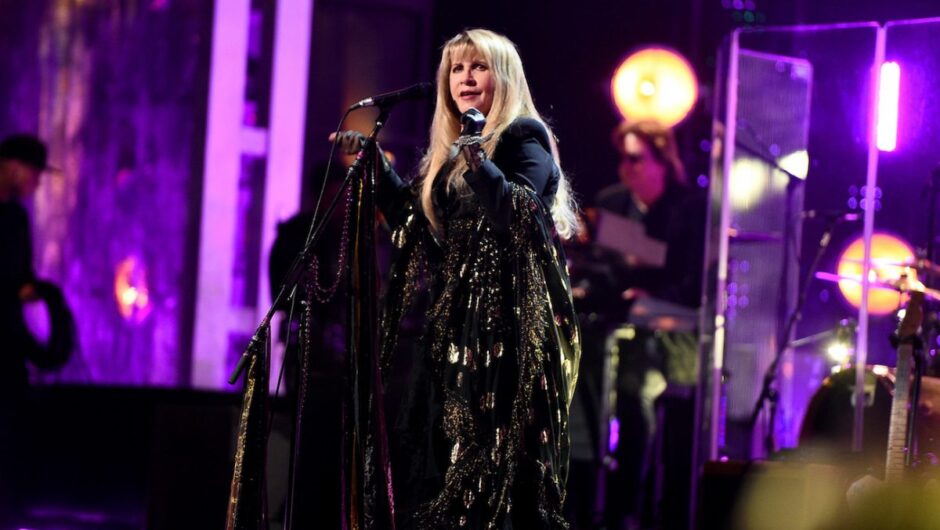 Stevie Nicks est toujours triste après un concert : « C&rsquo;est très difficile de s&rsquo;éloigner d&rsquo;eux »