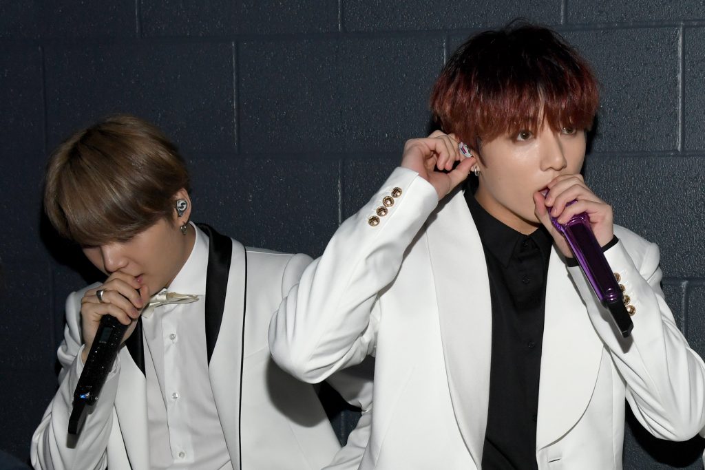 Suga et Jungkook de BTS assistent au Jingle Ball 2019 de 102.7 KIIS FM