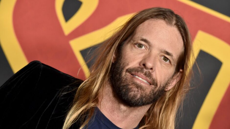 Le batteur des Foo Fighters Taylor Hawkins est mort, selon le groupe