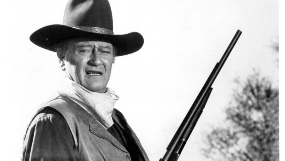 « The Conqueror »: John Wayne et ses fils auraient eu un cancer sur le tournage du film « Nuclear Fallout »