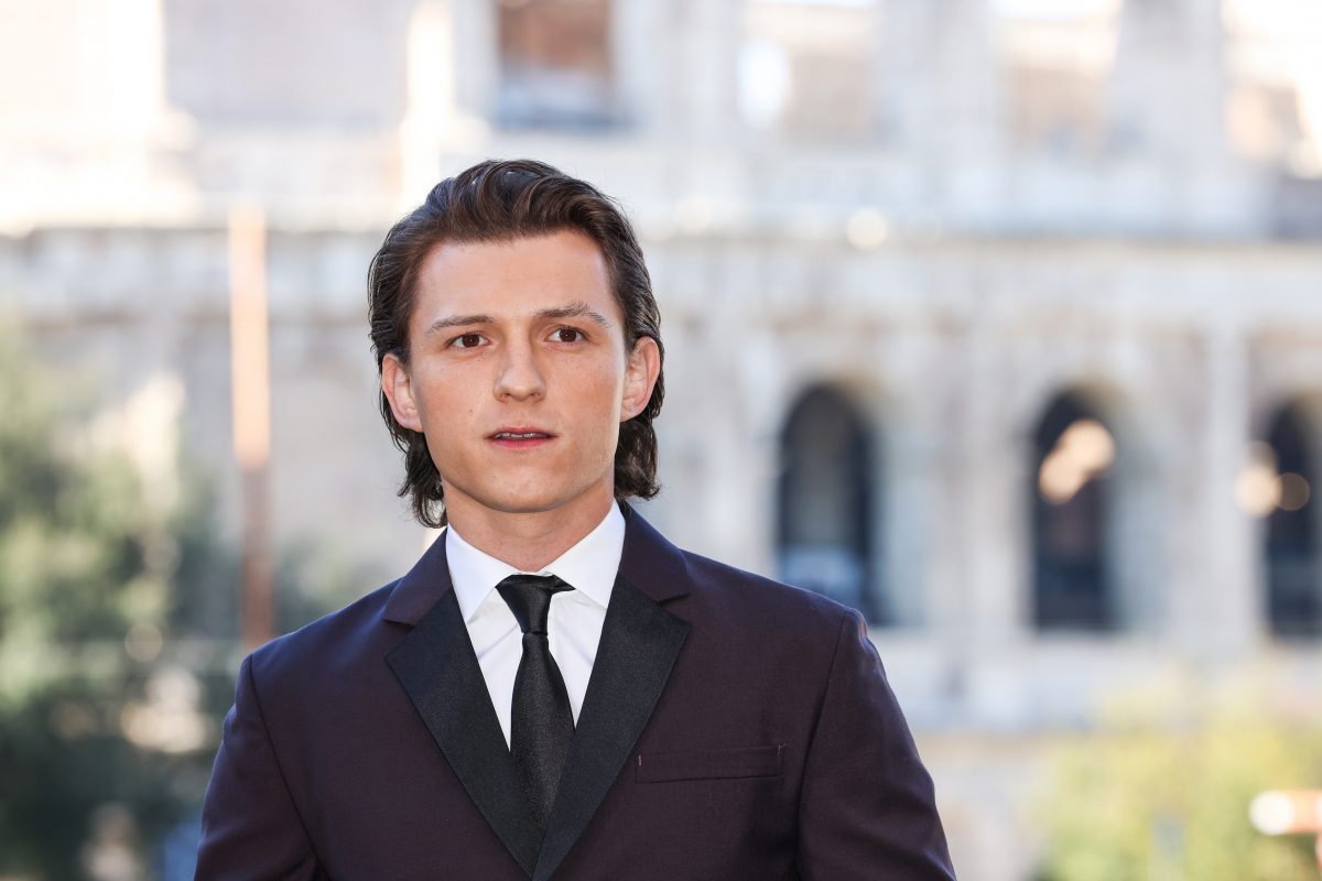 Tom Holland assiste à la séance photo du film 'Uncharted'