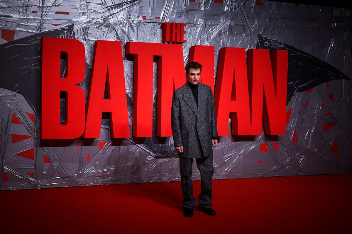 Robert Pattinson à la première de The Batman alors que les critiques du film sont mises en ligne