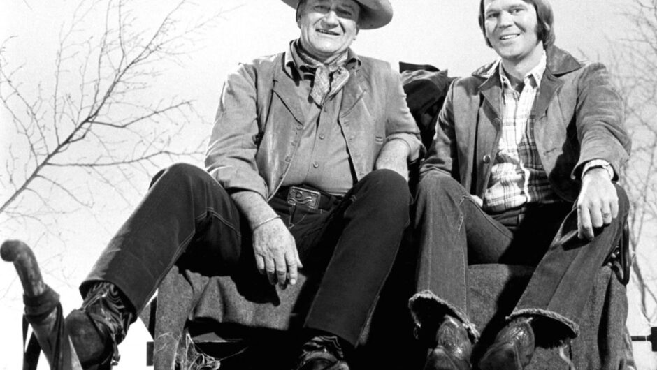 John Wayne et Elvis Presley n&rsquo;ont pas co-vedette dans le film oscarisé parce que le manager d&rsquo;Elvis « a poussé trop loin »