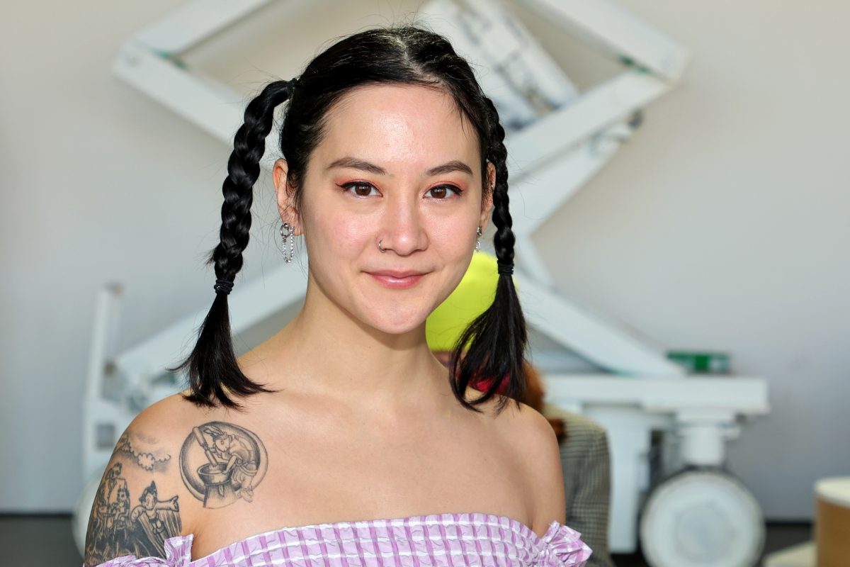 Michelle Zauner assiste au défilé Claudia Li lors de la Fashion Week de New York