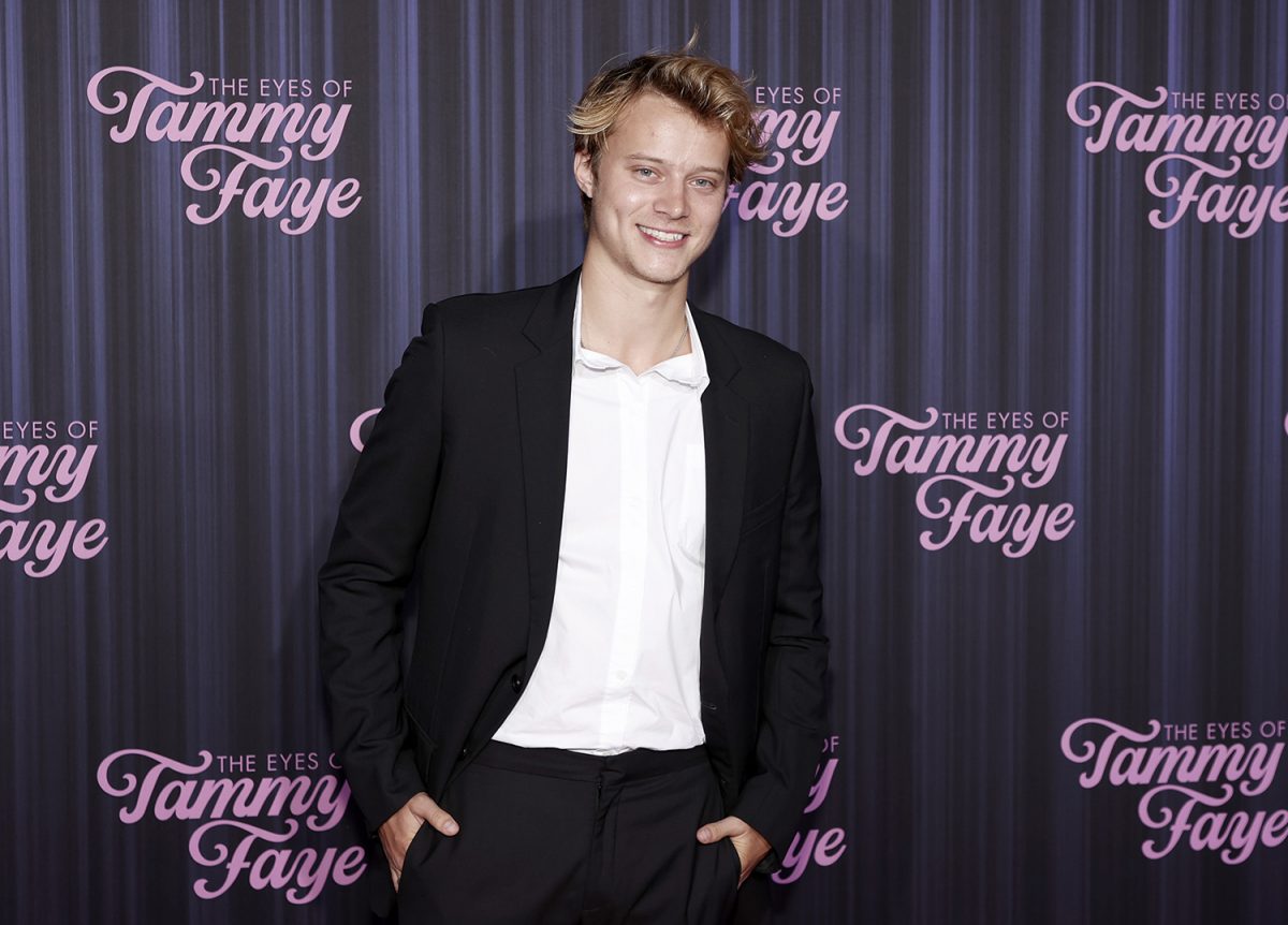 La star d'Uncharted Rudy Pankow assiste à l'avant-première de The Eyes of Tammy Faye