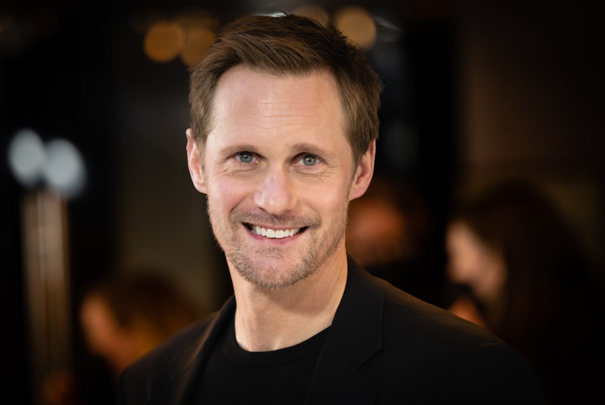 'The Northman' Alexander Skarsgård souriant lors d'une projection spéciale à l'Odeon Luxe Leicester Square