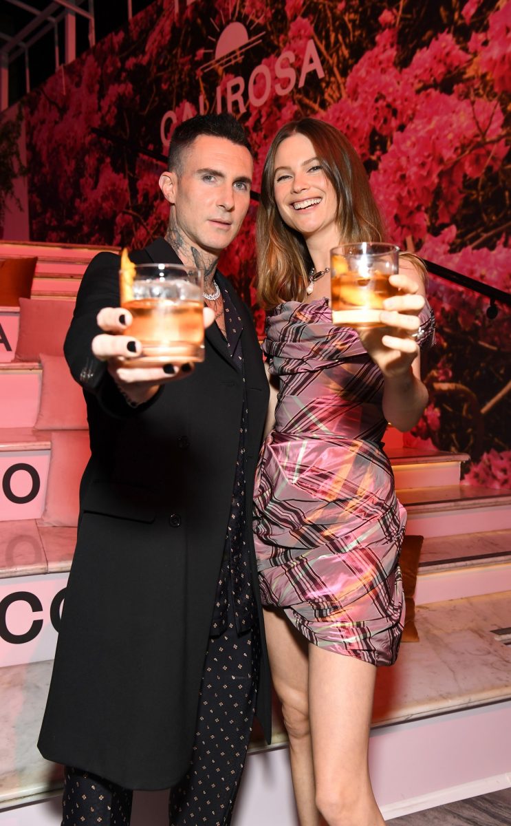 Les co-fondateurs Adam Levine et Behati Prinsloo organisent leur soirée de lancement de CALROSA Tequila