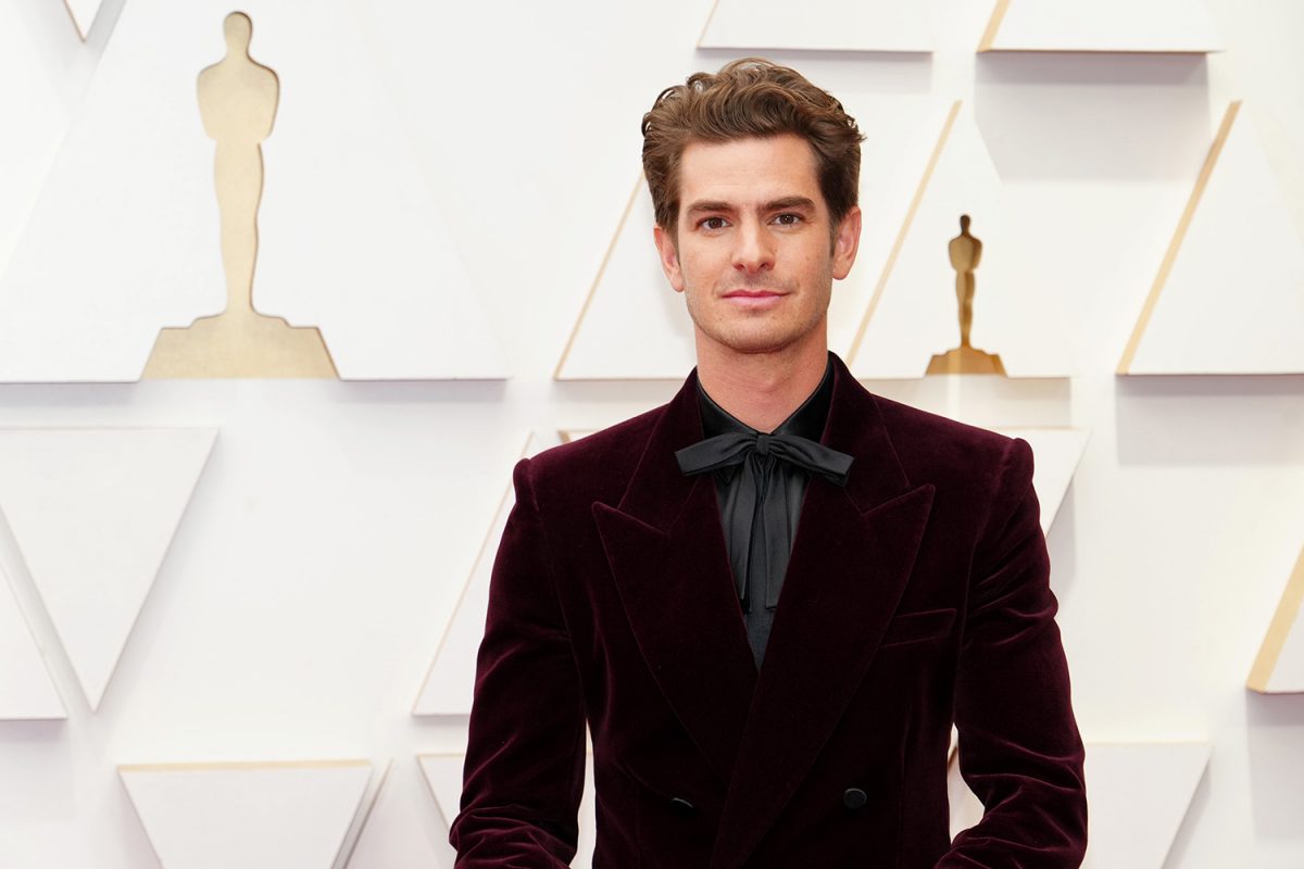 La star de Amazing Spider-Man, Andrew Garfield, assiste aux Oscars 2022.
