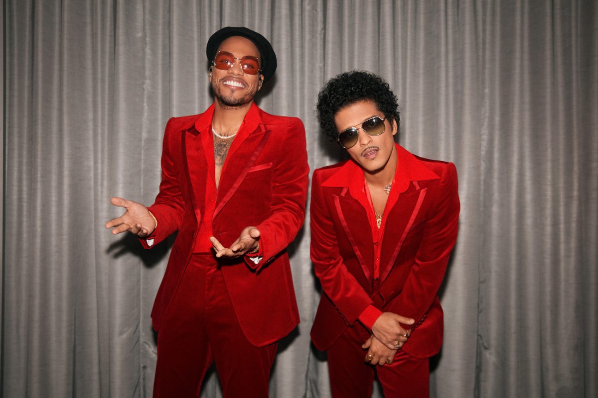 Anderson .Paak et Bruno Mars de Silke Sonic dans les coulisses des Grammy Awards 2021.