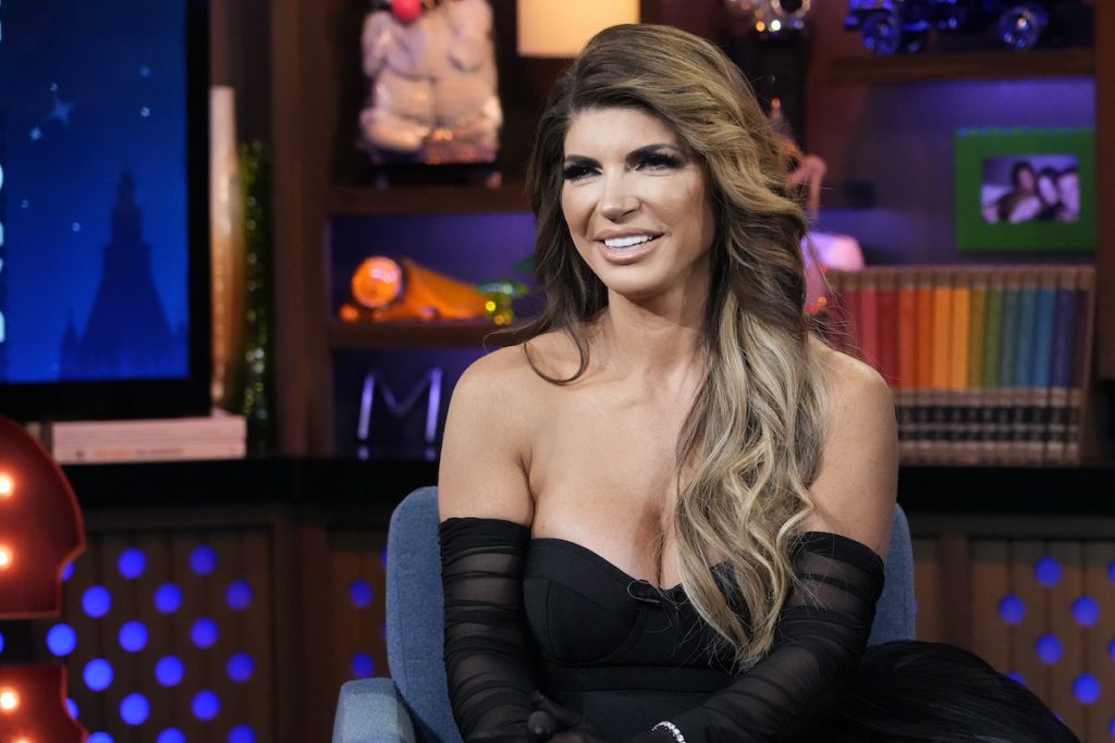 Teresa Giudice de RHONJ sourit sur 