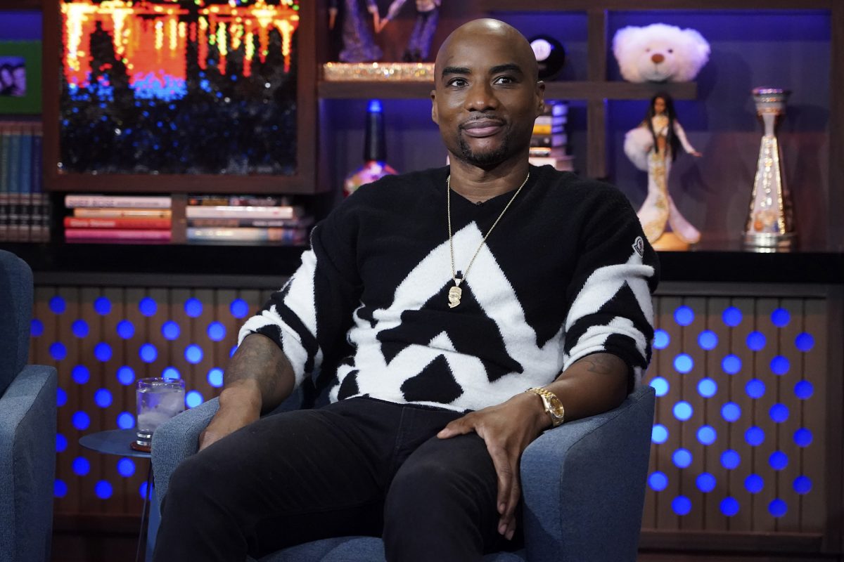 Charlamagne Tha God assis dans le tournage de 