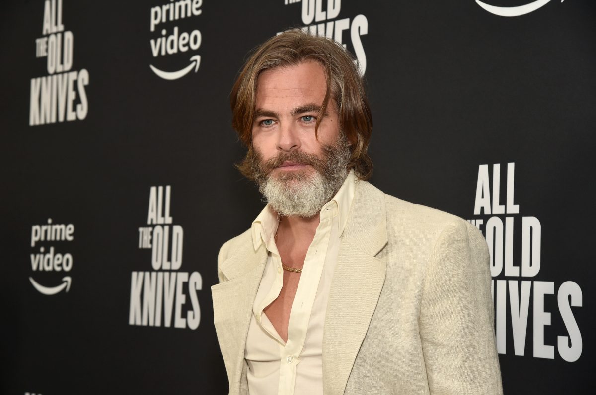 Chris Pine, dont Quentin Tarantino est fan, assiste à la première de son film All the Old Knives.