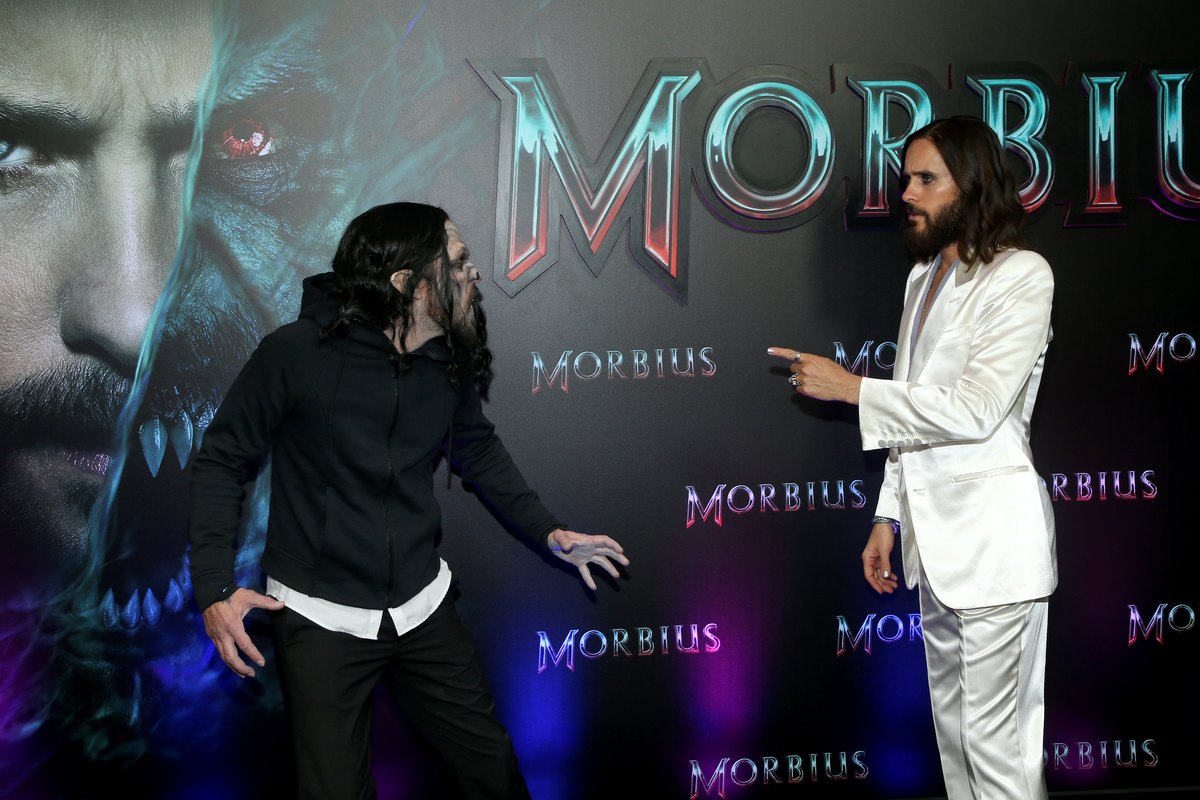 Jared Leto (à droite) assiste à la projection spéciale des fans de