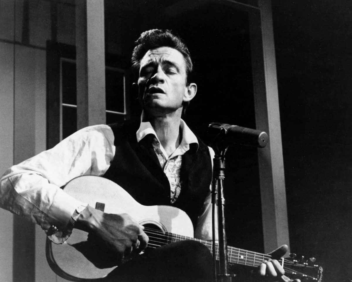 Johnny Cash avec une guitare