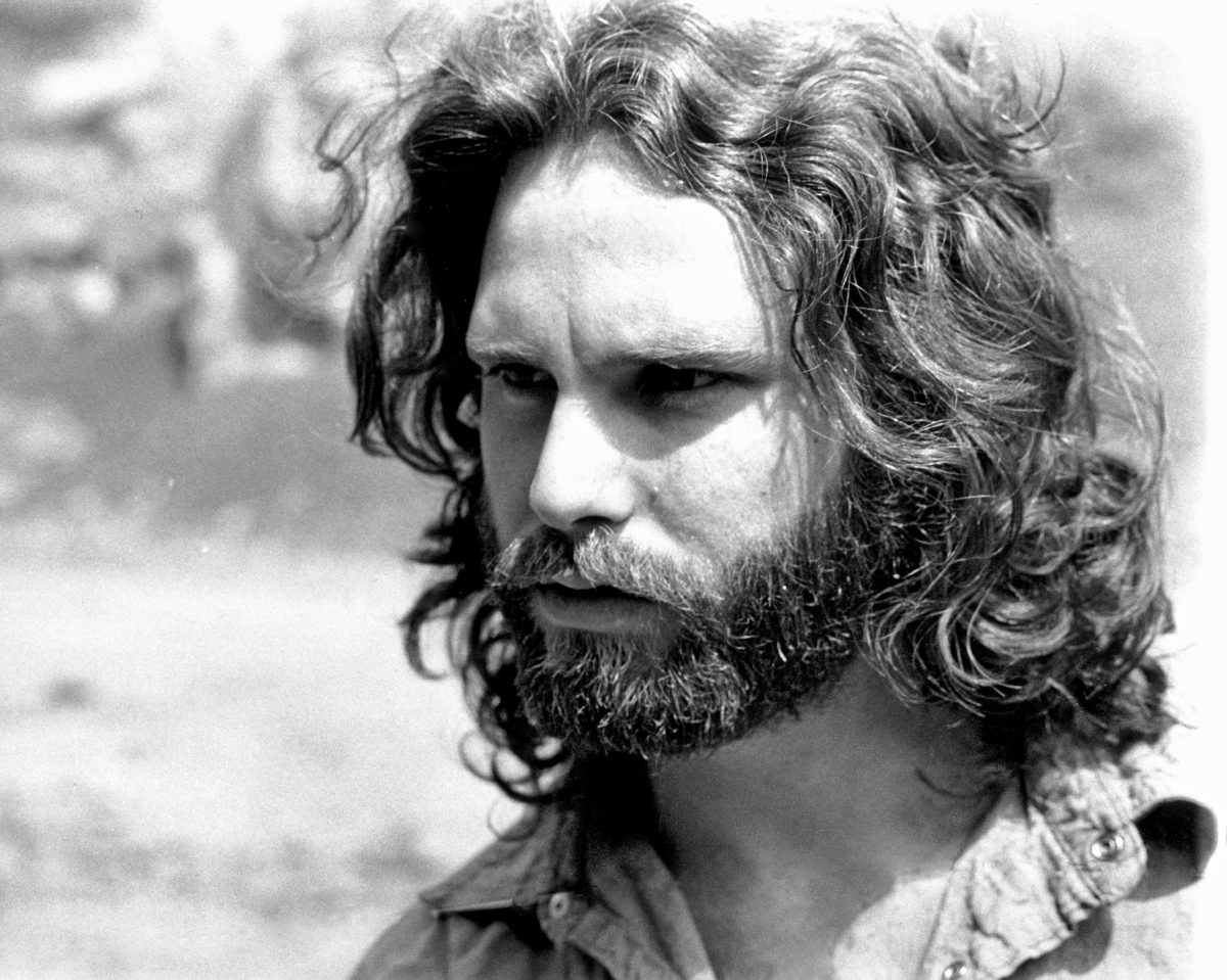 Jim Morrison des Doors avec une barbe