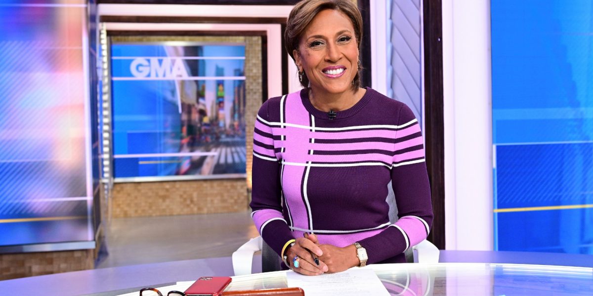 Robin Roberts au bureau d'accueil de Good Morning America.