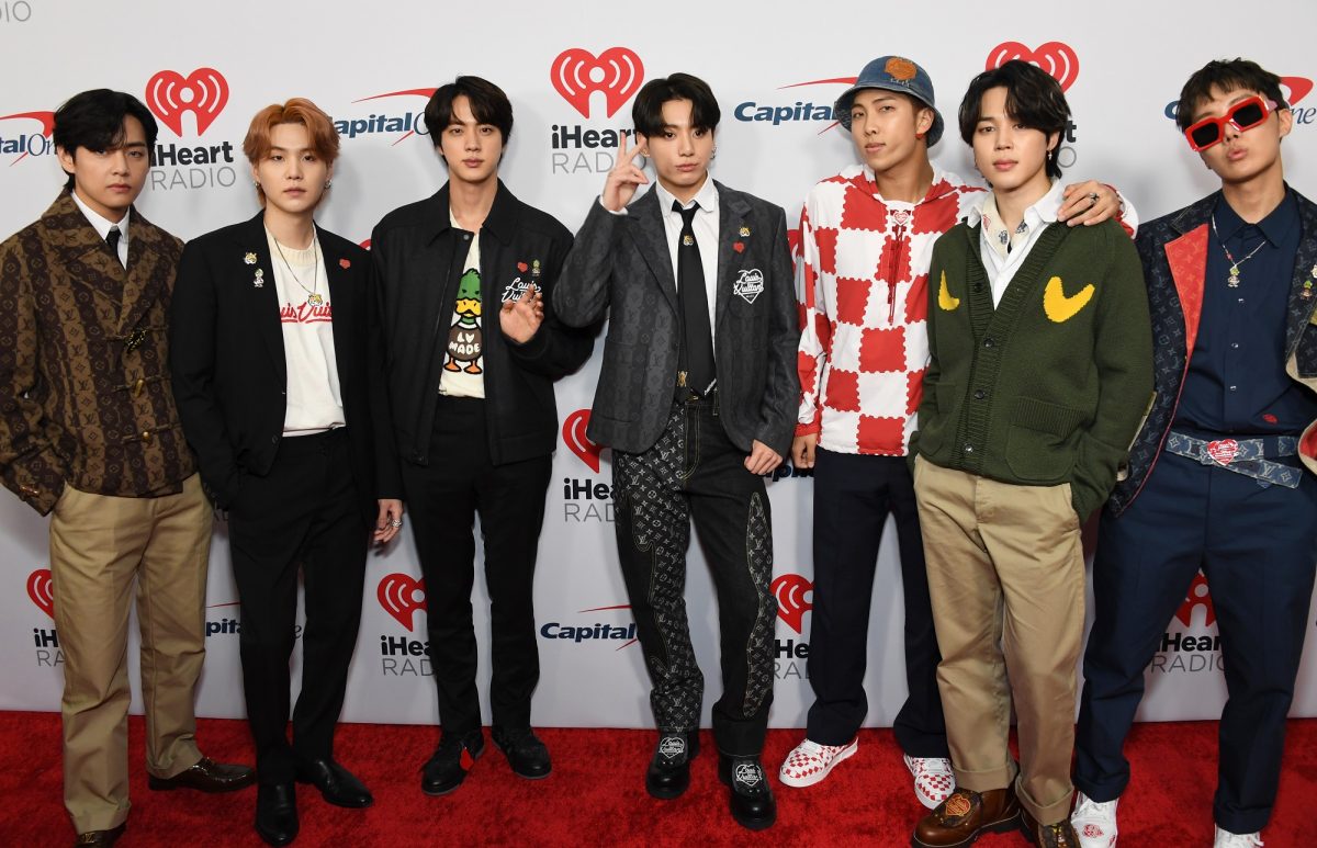 V, Suga, Jin, Jungkook, RM, Jimin et J-Hope de BTS assistent au Jingle Ball 2021 de 102,7 KIIS FM