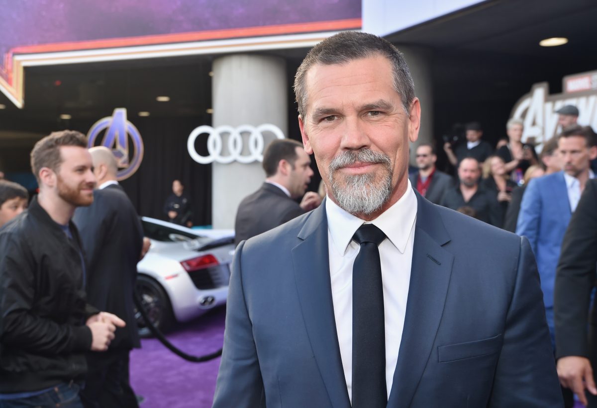 Josh Brolin, qui a failli jouer le rôle de Chris Pratt dans Jurassic World, assiste à la première de son film, Avengers : Endgame