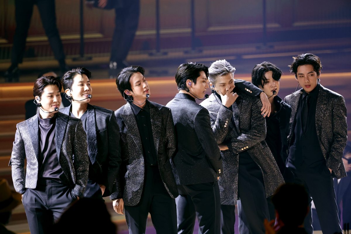 BTS se produit sur scène aux Grammy Awards 2022