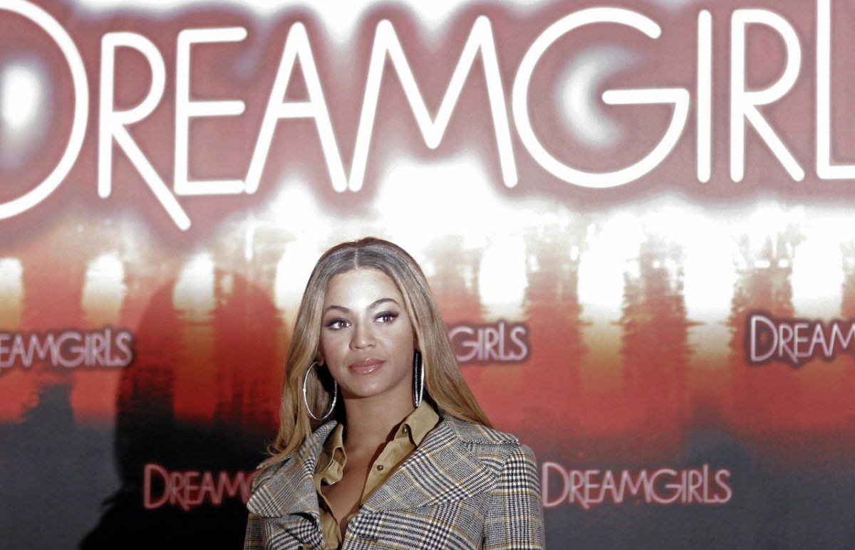 Beyoncé pose sur le tapis rouge