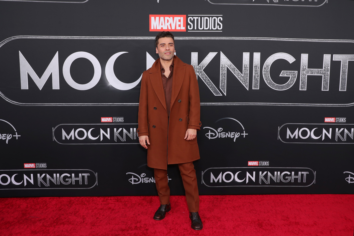 Oscar Isaac assiste à la première de Marvel Studios "Chevalier de la Lune