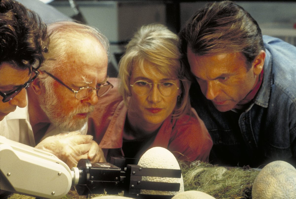Jeff Goldblum, Richard Attenborough, Laura Dern et Sam Neill jouent le rôle du casting de Jurassic Park de Steven Spielberg