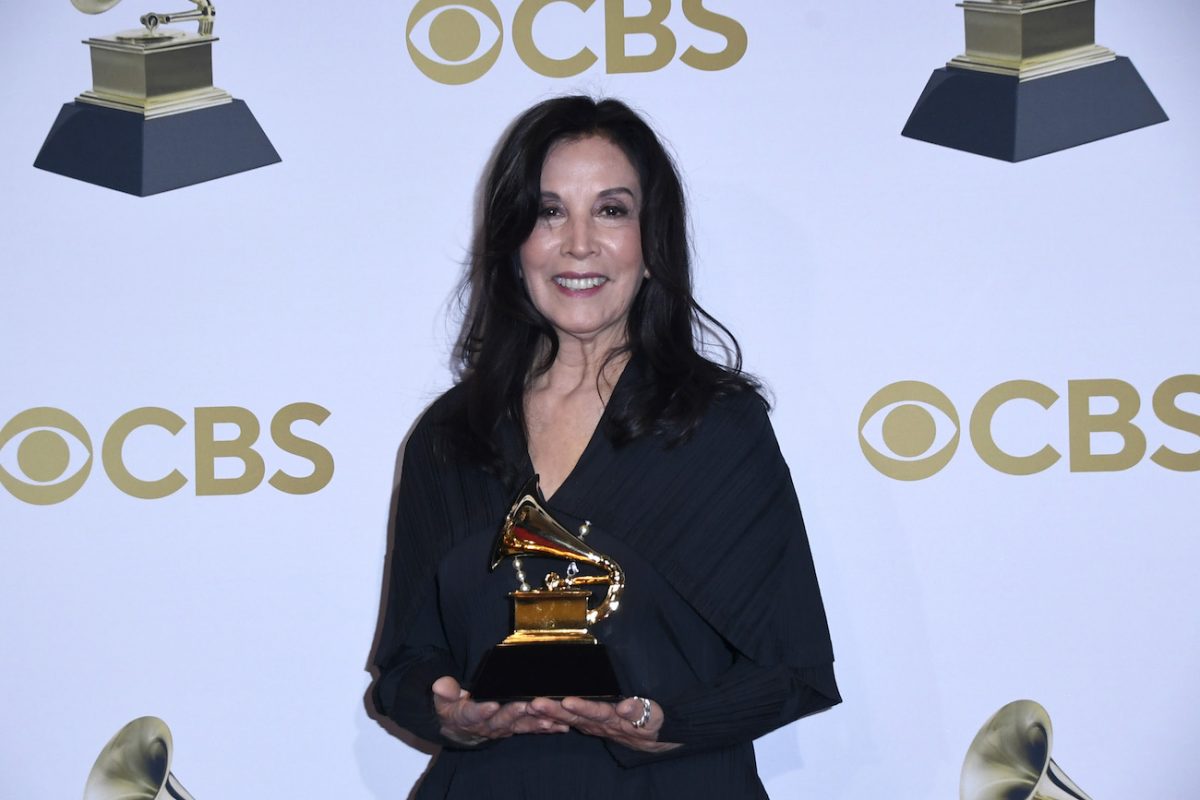 La veuve de George Harrison, Olivia Harrison, a remporté les Grammy Awards pour elle et son fils Dhani aux Grammy Awards 2022.