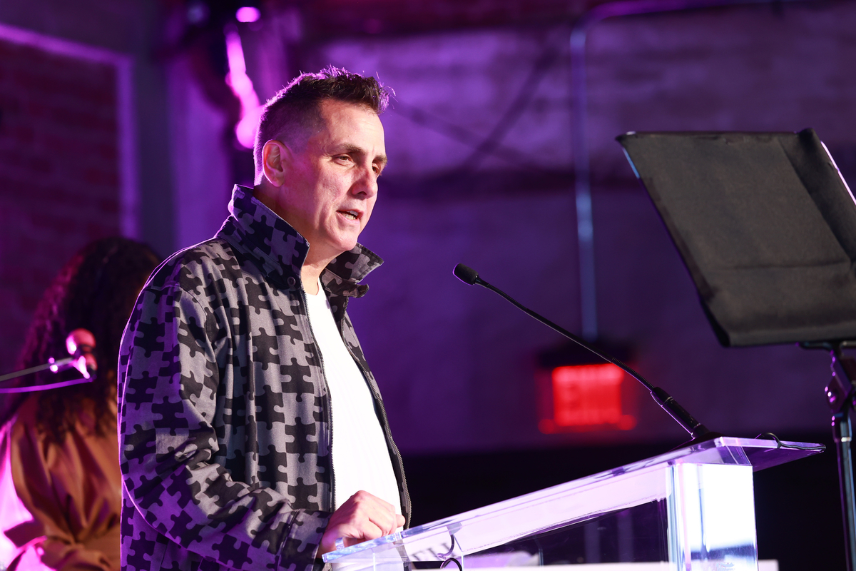 Mike Dean reçoit un prix lors du brunch des hitmakers de Variety à Los Angeles.