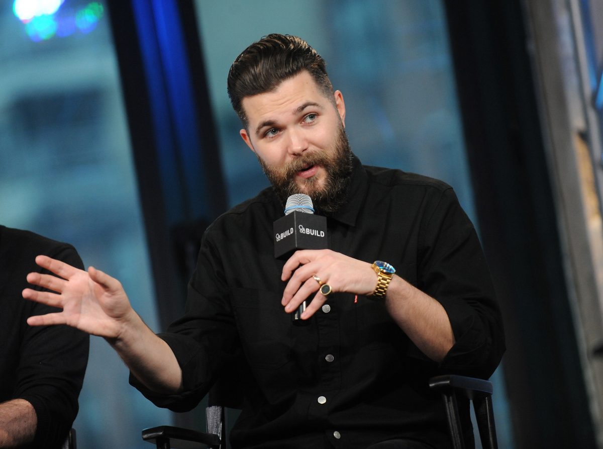 Le réalisateur Northman Robert Eggers prend la parole lors de la série de conférenciers AOL Build pour son film The Witch