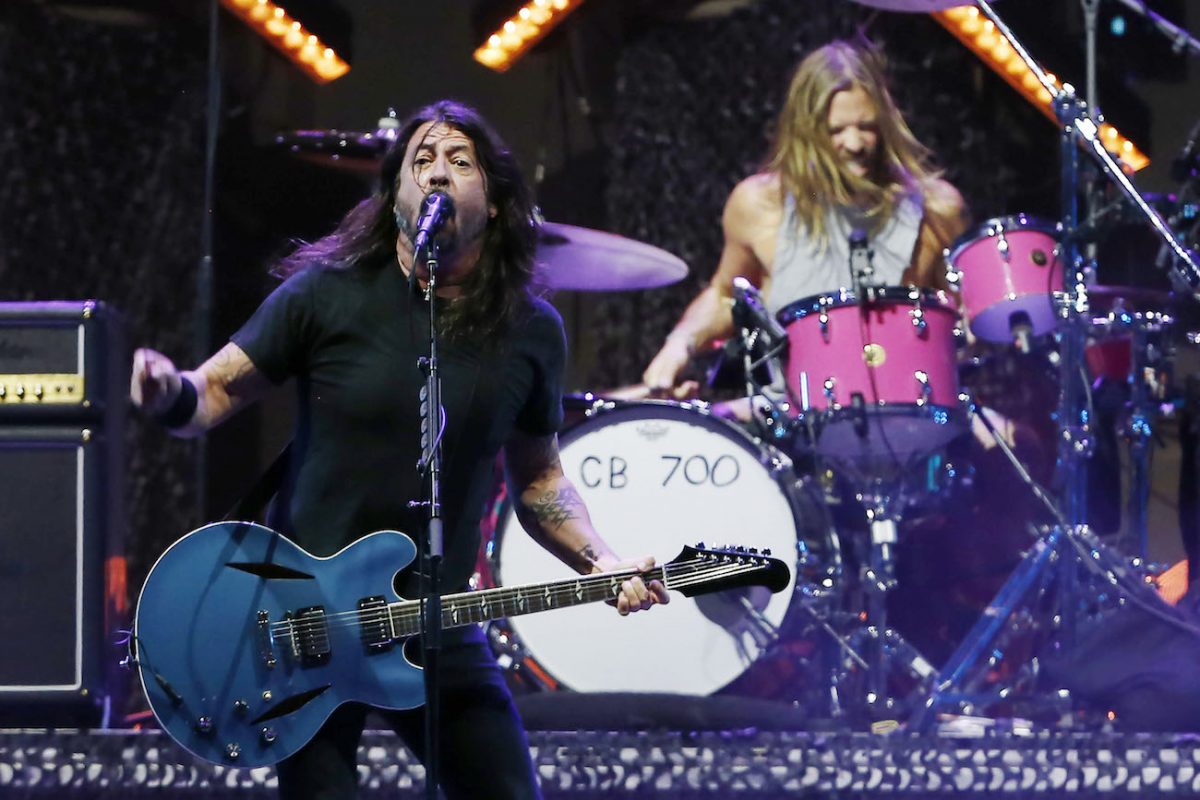 Foo Fighters se produisant à Lollapalooza Chili, 2022.