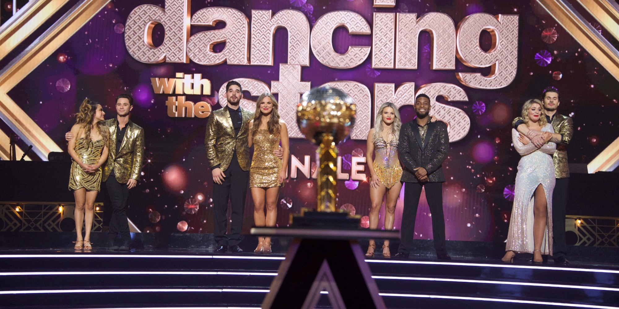 Finalistes de Dancing with the Stars et mirrorball dans la saison 28 sur ABC.