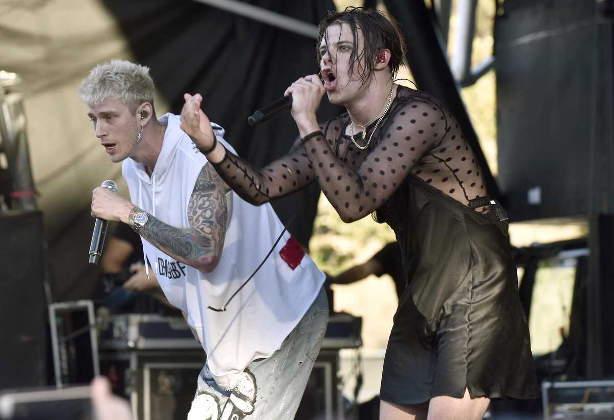 Machine Gun Kelly et Yungblud se produisent au Vans Warped Tour à Mountain View, en Californie.