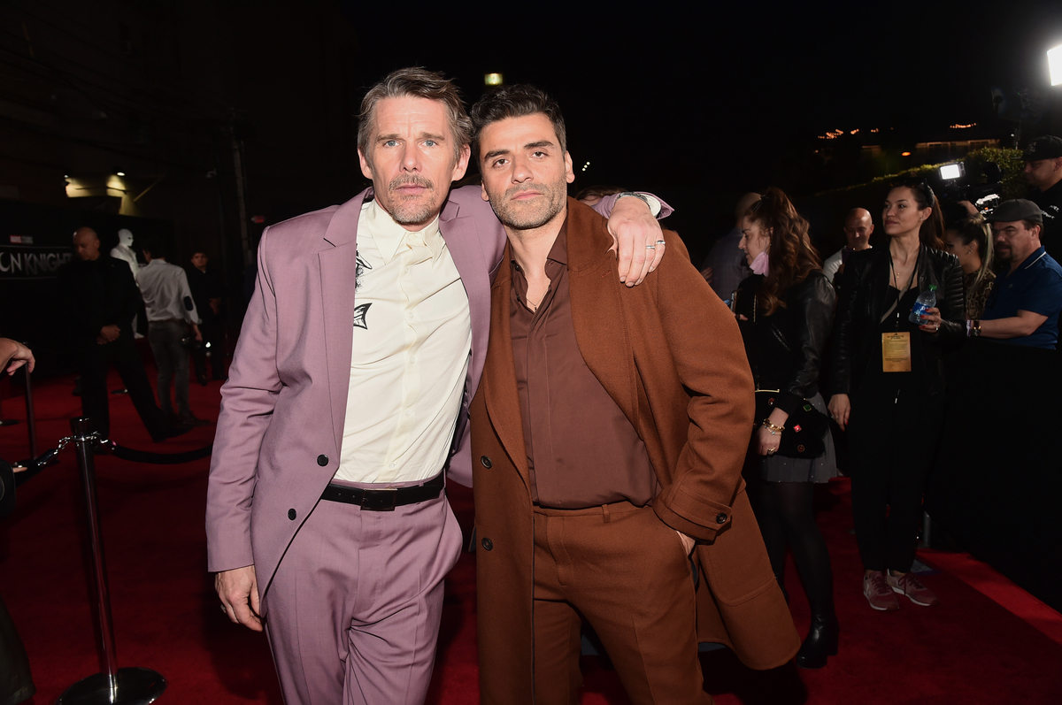 Ethan Hawke et Oscar Isaac assistent à l'événement de lancement spécial de Moon Knight à Los Angeles