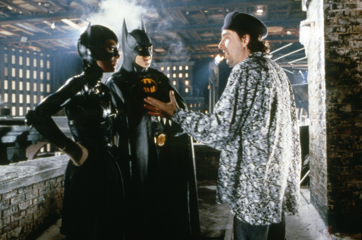 Tim Burton s'entretient avec Michelle Pfeiffer et Michael Keaton sur le tournage de