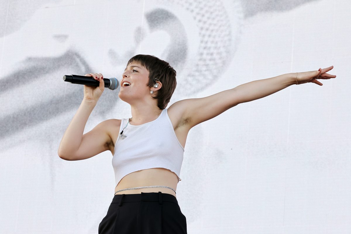 Maggie Rogers se produit sur la scène Coachella lors du festival de musique et d'arts de Coachella Valley 2022