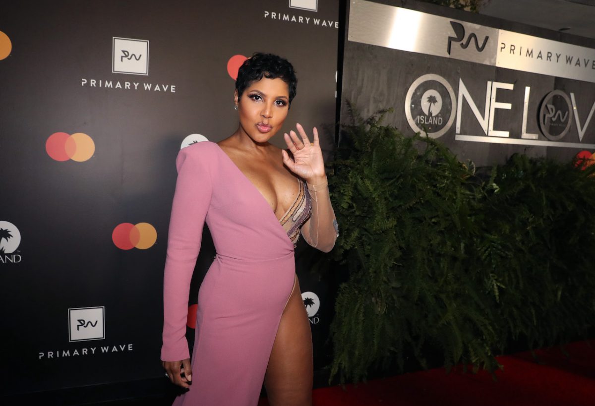 Toni Braxton pose pour la photo - le chanteur se concentre désormais davantage sur le jeu que sur l'enregistrement