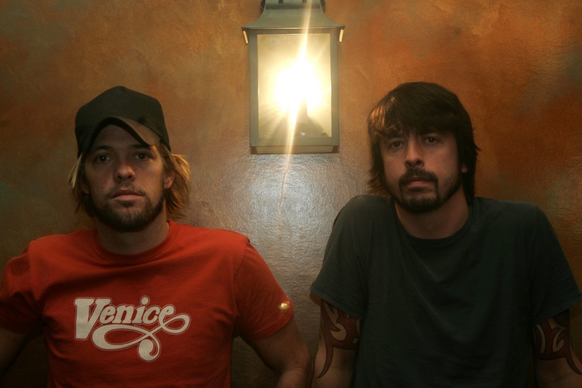 Taylor Hawkins et Dave Grohl à Covent Garden, Londres, 2005.