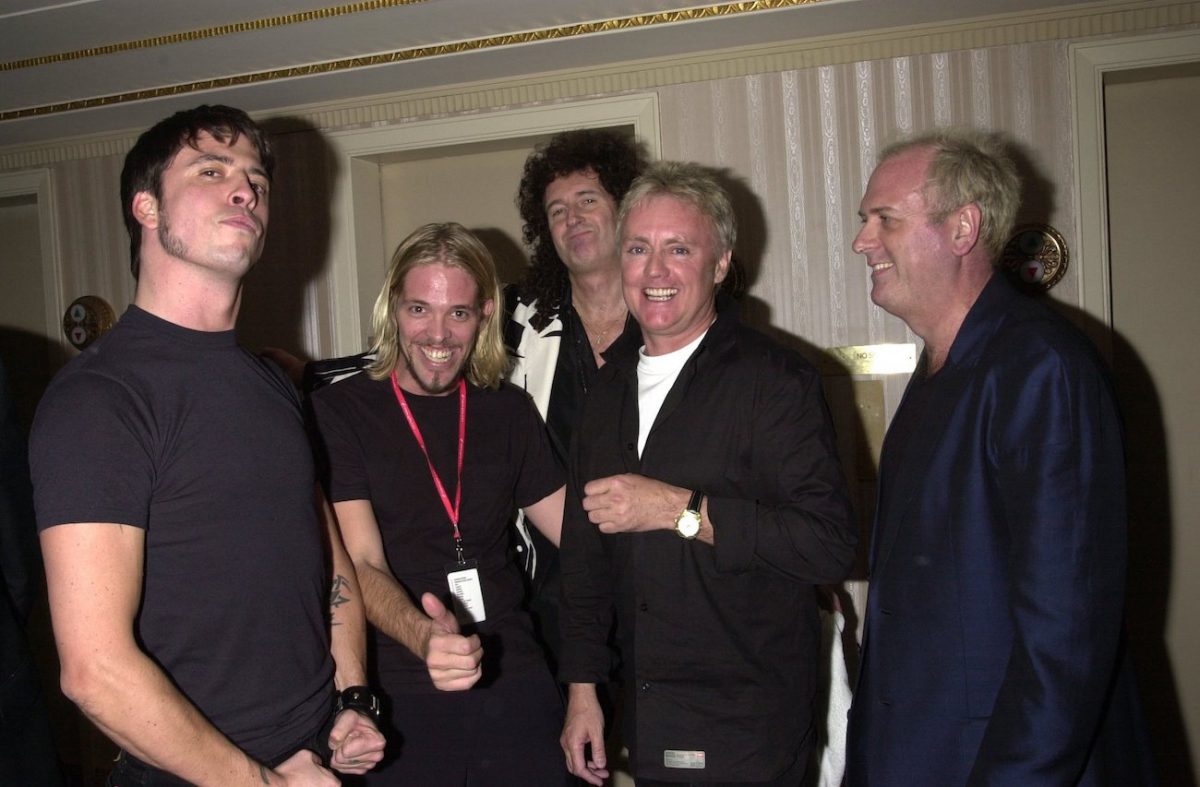 Foo Fighters et Queen aux intronisations du Rock & Roll Hall of Fame en 2001.