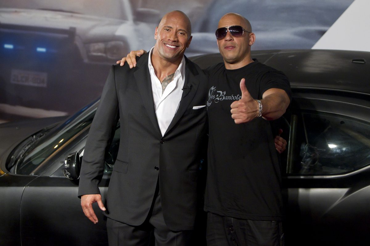 Dwayne Johnson et Vin Diesel posent pour les photographes lors de la première du film "Fast and Furious 5"