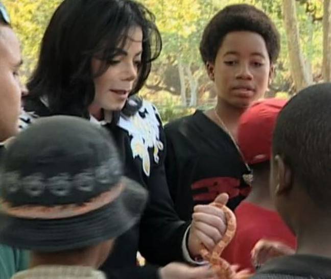 Michael Jackson vu avec un serpent dans son ancienne maison californienne. 1 crédit