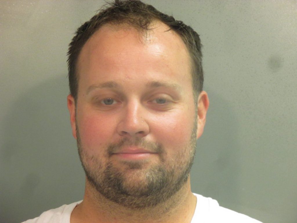 Photo de réservation de Josh Duggar de l'arrestation d'avril 2021.  Le procès de Josh Duggar a commencé en novembre 2021. Il a été reconnu coupable le 9 décembre