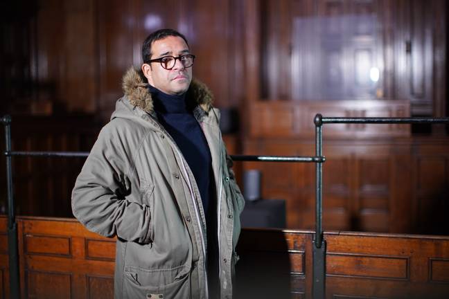 Il est aujourd'hui un journaliste à succès.  Crédit : Crime+Investigation
