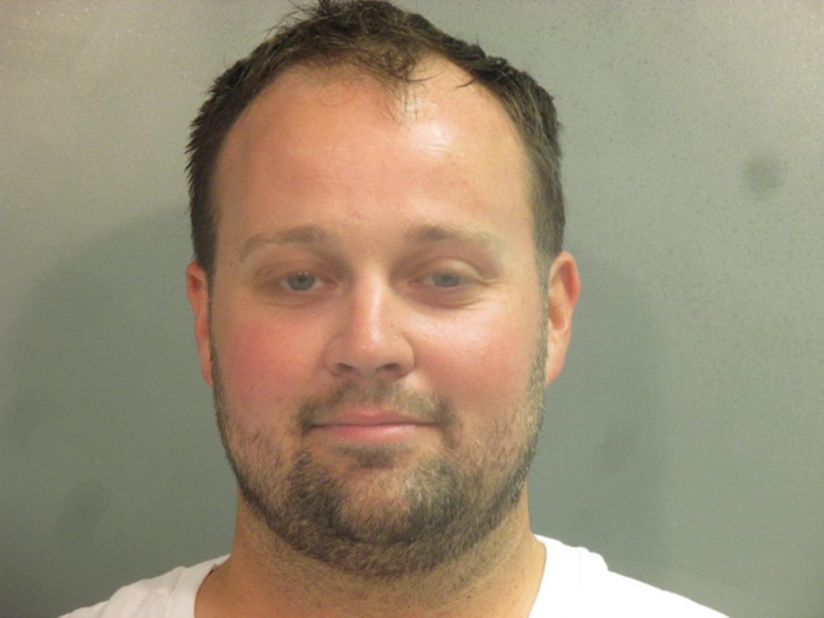 Un gros plan de Josh Duggar de la famille Duggar après son arrestation