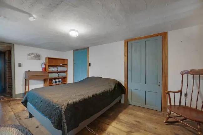 Je doute que beaucoup de gens dorment bien dans ce lit.  Crédit : Chace Sotheby's International Realty/Blueflash Photography