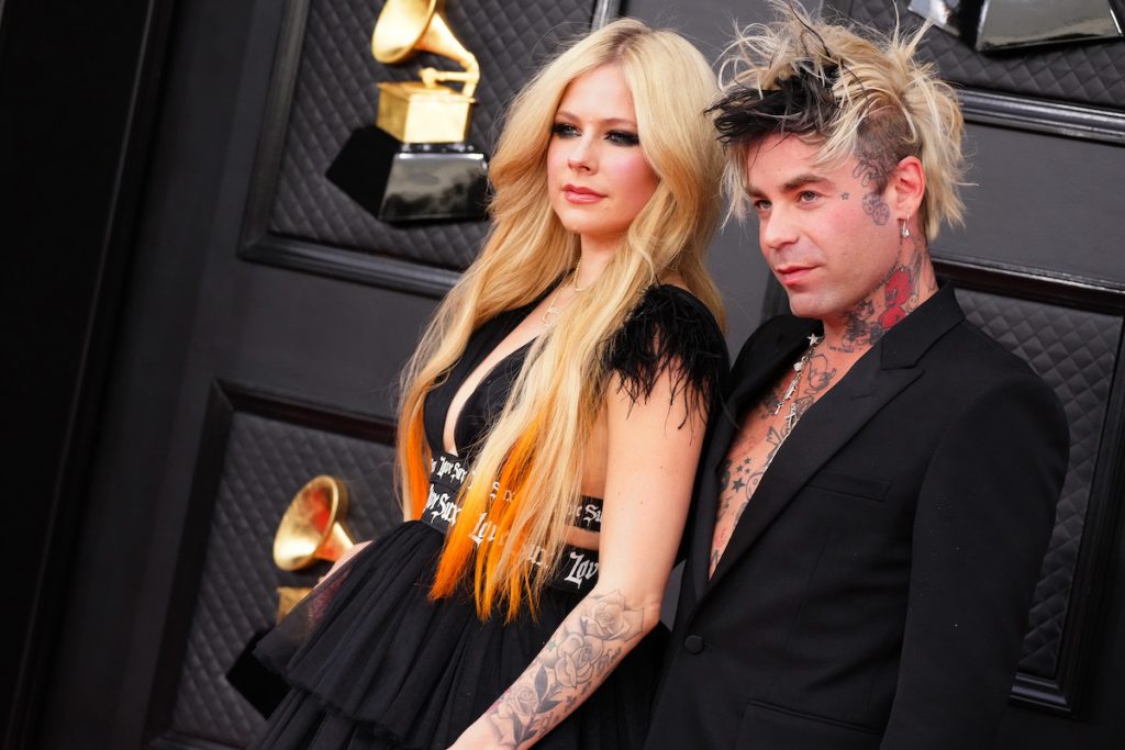 Avril Lavigne et Mod Sun assistent à la 64e cérémonie des GRAMMY Awards
