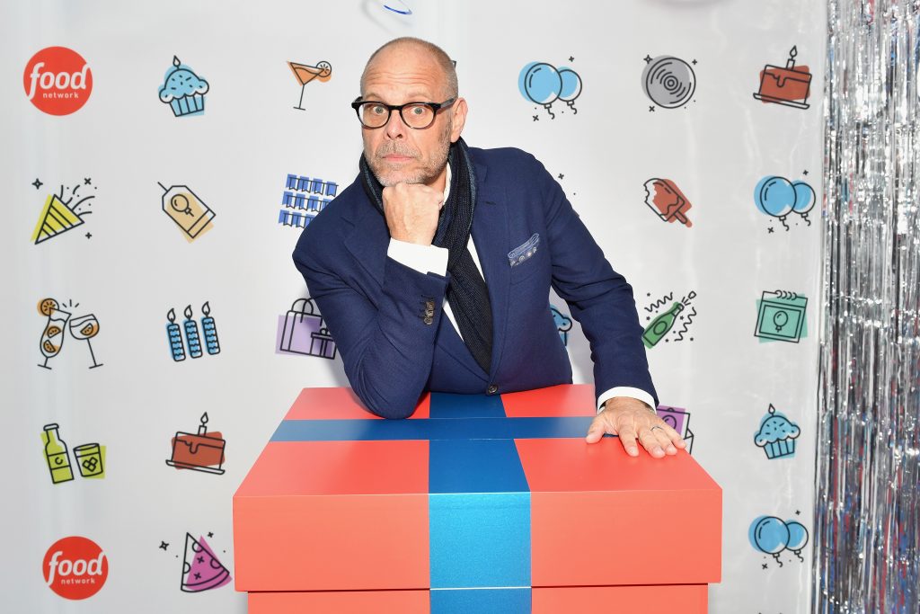 Alton Brown assiste à une fête en 2018